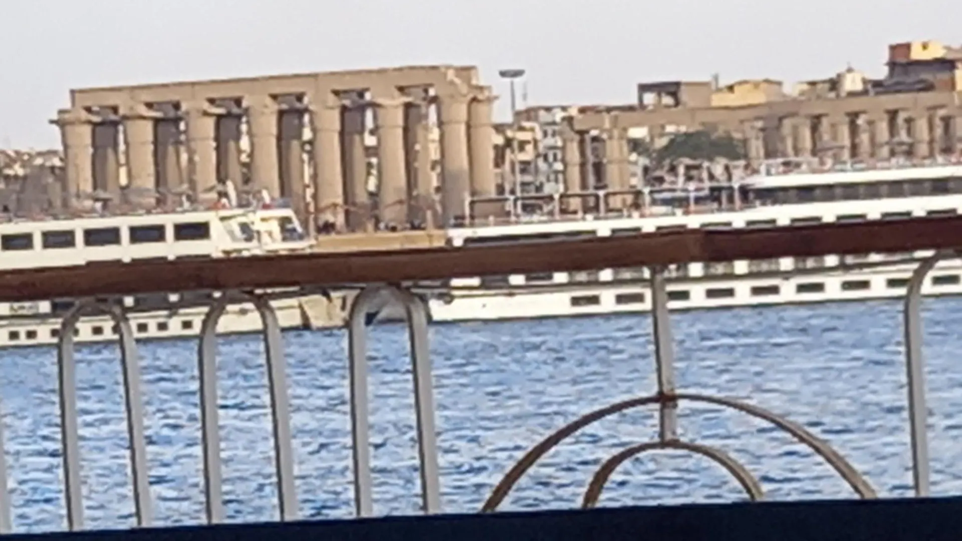 اتصالات Batma Nile Crouse 